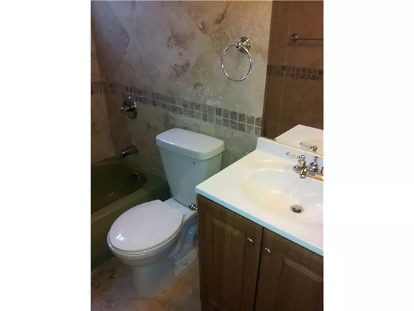 Coral Springs, FL 33065,3250 NW 85TH AVE #12A