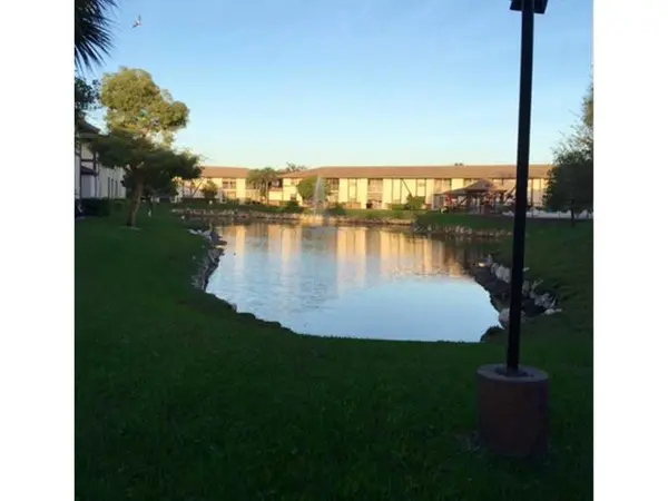 2401 NW 89th Dr #805, Coral Springs, FL 33065