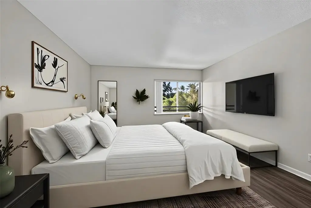 Plantation, FL 33324,711 N Pine Island Rd