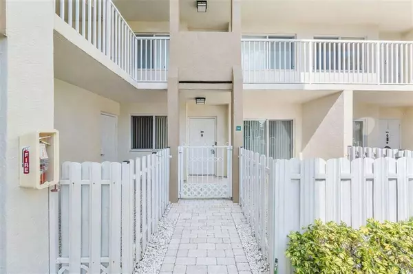 Tamarac, FL 33321,7763 Southampton Ter #102