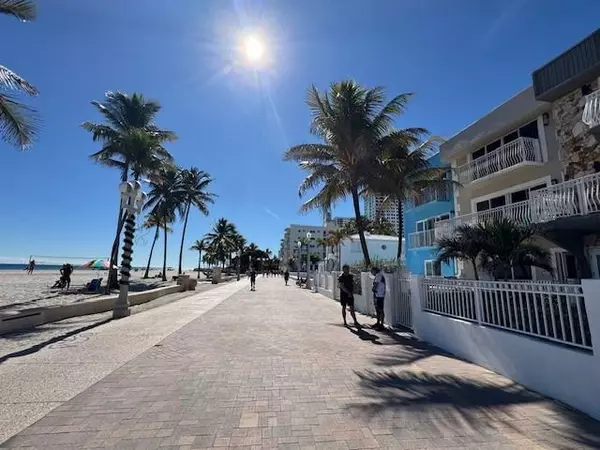 Hollywood, FL 33019,777 S Surf Rd #C