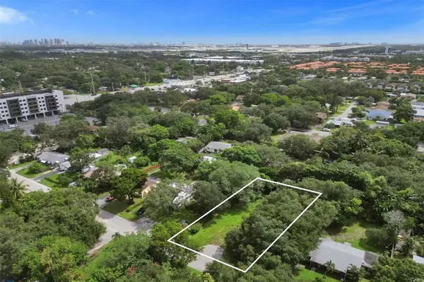 Dania Beach, FL 33312,4958 SW 28th Ave