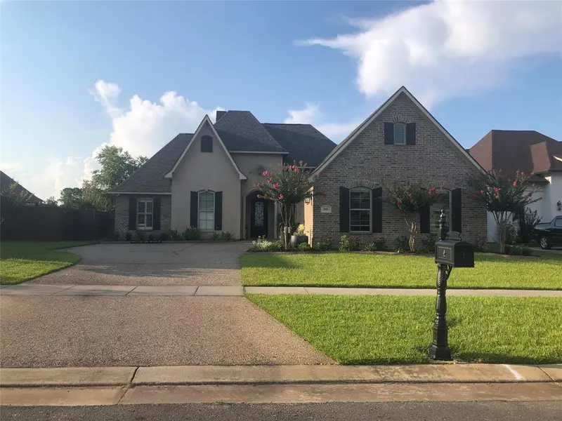 242 Danielle, Benton, LA 71006