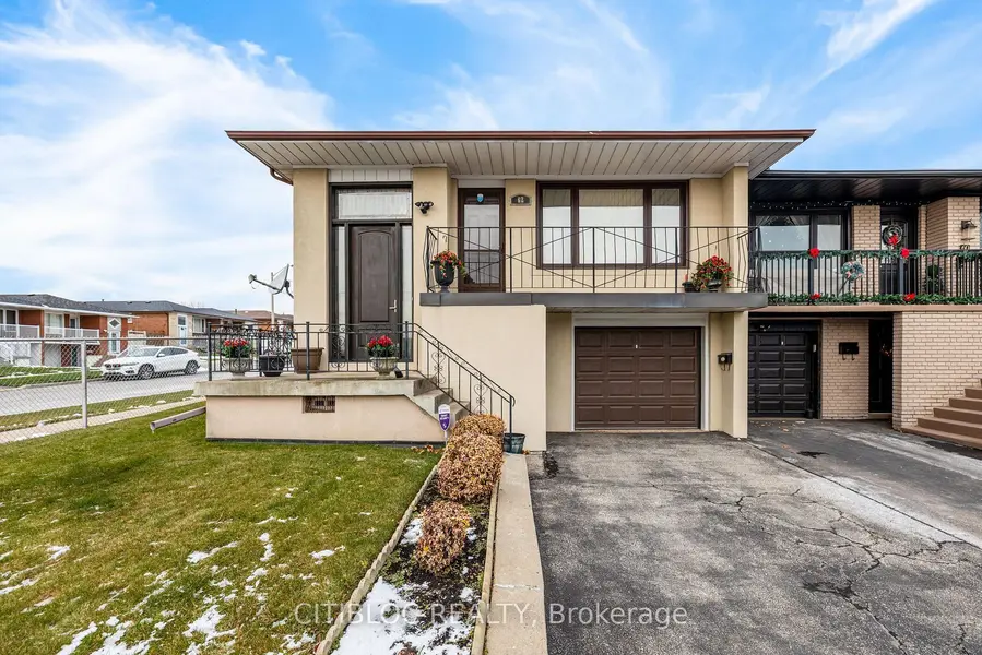 62 Paradelle CRES, Toronto W05, ON M3N 1E4