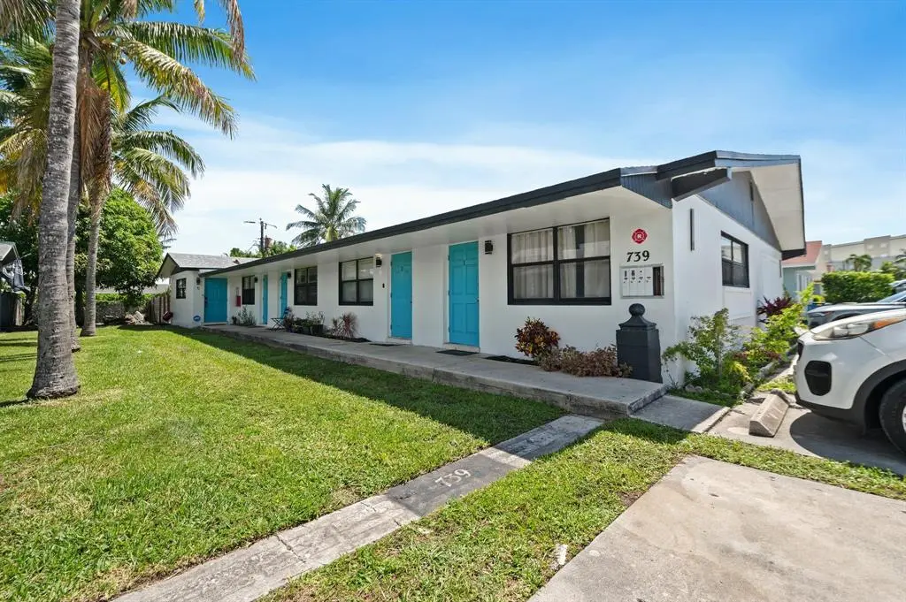 Fort Lauderdale, FL 33304,739 NE 13th Ct