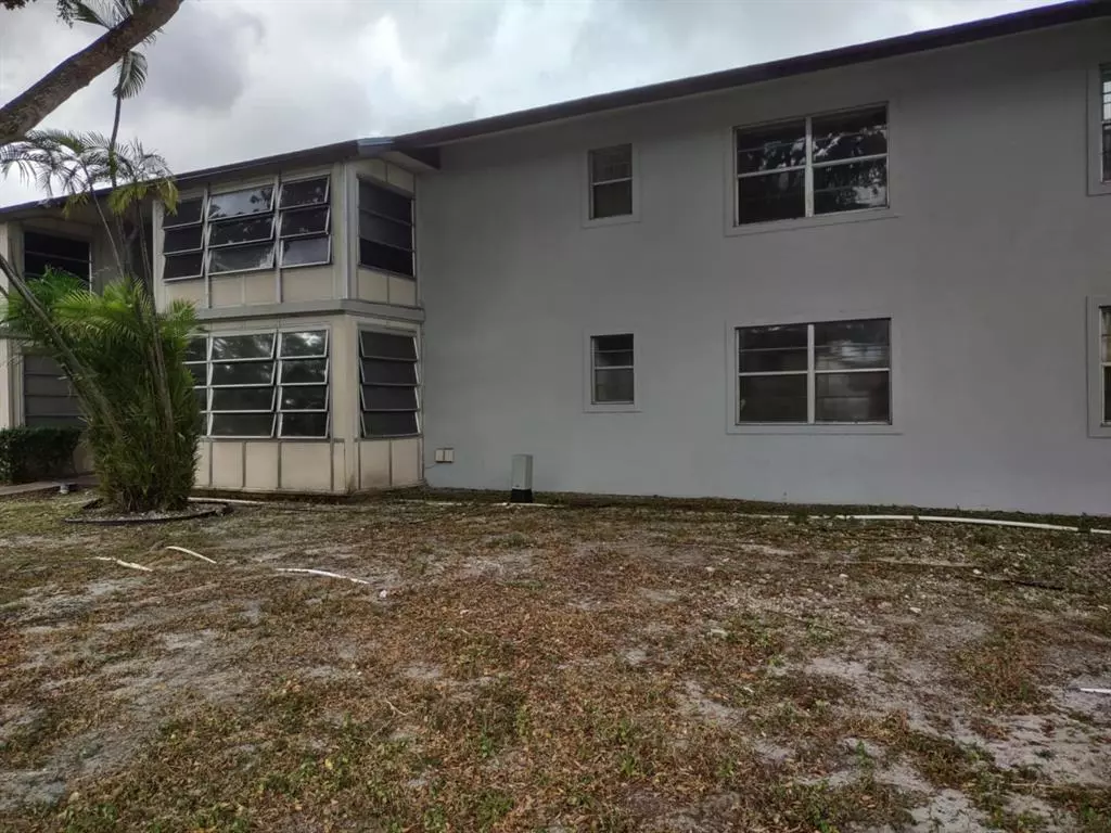 Margate, FL 33063,480 N Laurel Dr #3