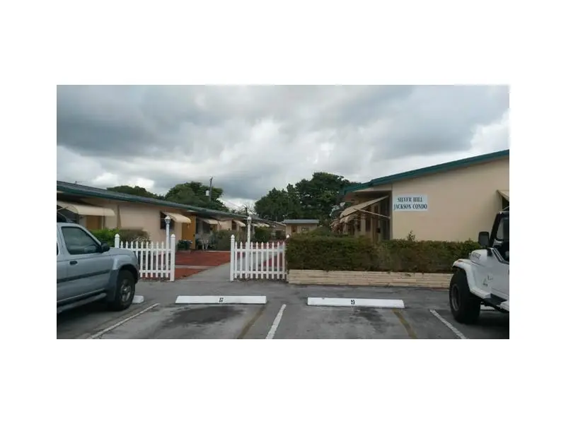 Hollywood, FL 33020,Address not disclosed