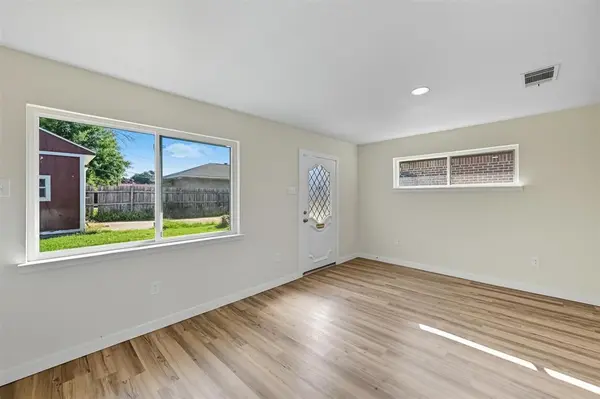 Garland, TX 75043,321 Duke Street