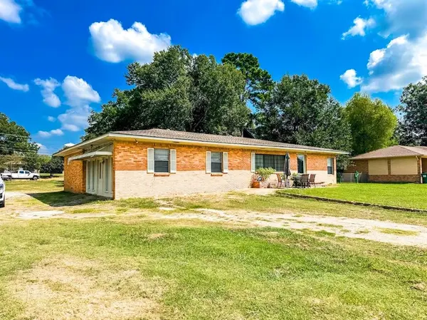 552 E Commerce Street, Fairfield, TX 75840