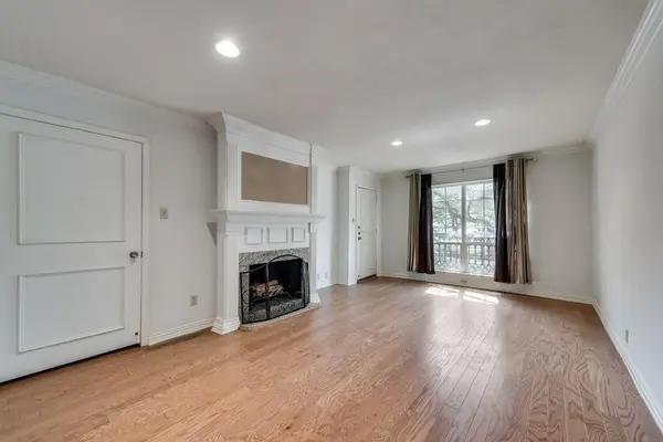 Dallas, TX 75235,5226 Fleetwood oaks Avenue #115