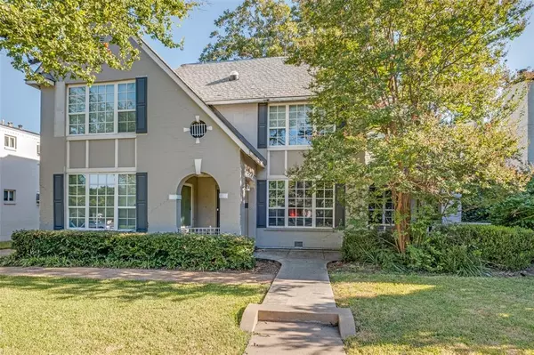 Dallas, TX 75219,3912 Rawlins #2