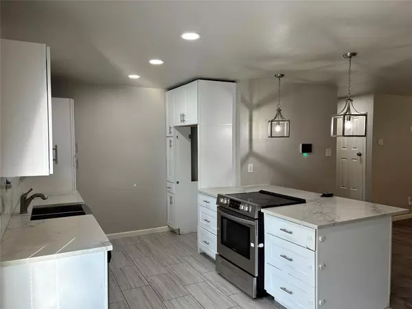 Arlington, TX 76017,4200 Oak Country Drive