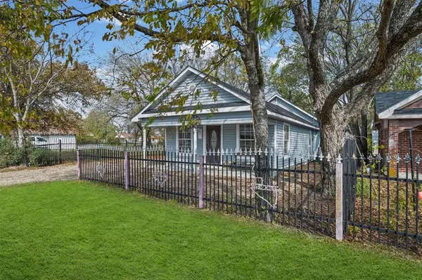 Ennis, TX 75119,2002 NE Main Street