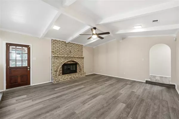 Hewitt, TX 76643,211 Opal Street