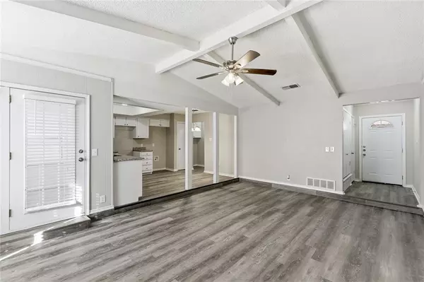 Arlington, TX 76014,420 Thomas Chapel Drive