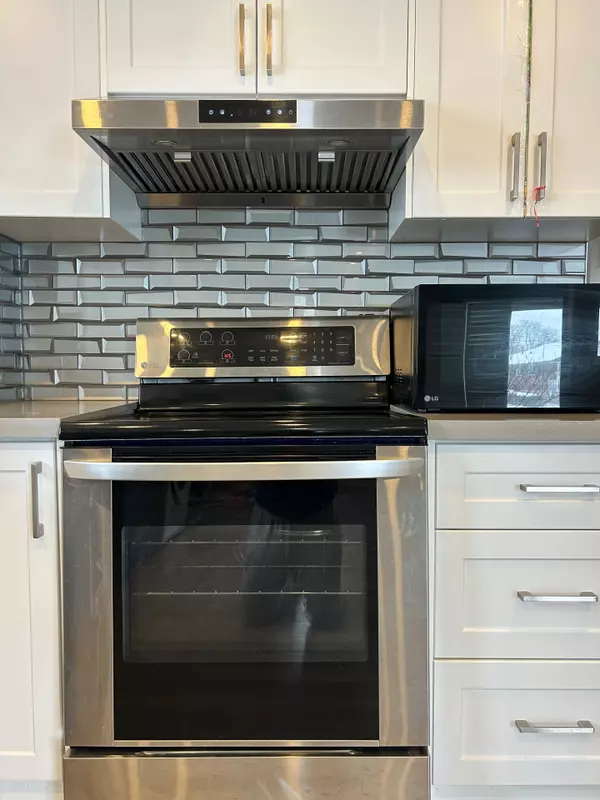 Toronto E05, ON M1T 2E6,9 Amethyst Rd RD #3 Bedrooms, Main Floor