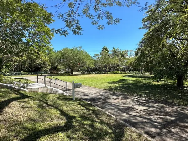 Pinecrest, FL 33156,6205 SW 108 St