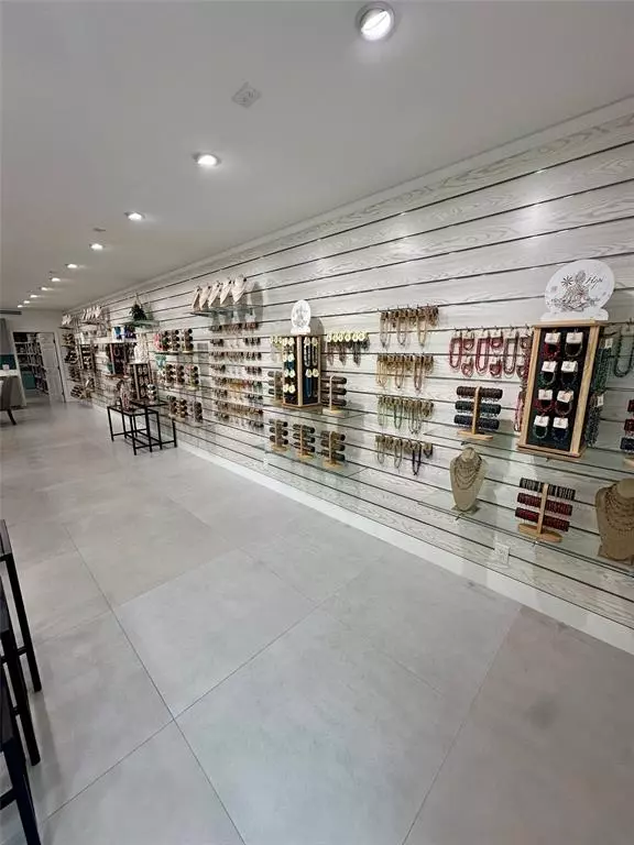 Dania Beach, FL 33004,126 NE 1st Ave