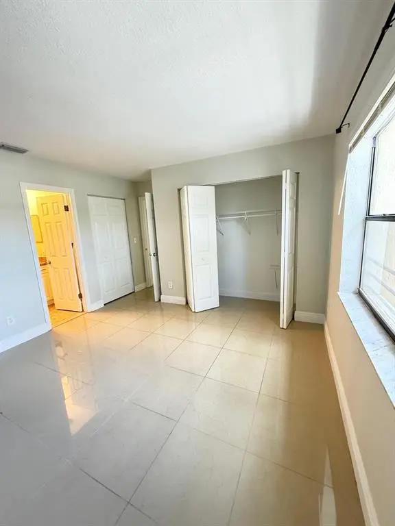 Coral Springs, FL 33065,11108 Royal Palm Blvd