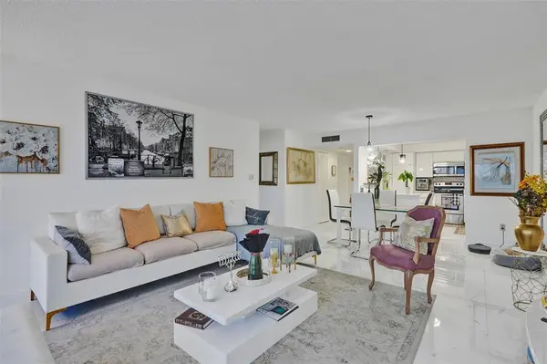 Aventura, FL 33160,18041 Biscayne Blvd #503