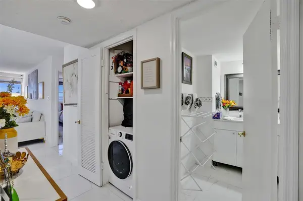 Aventura, FL 33160,18041 Biscayne Blvd #503