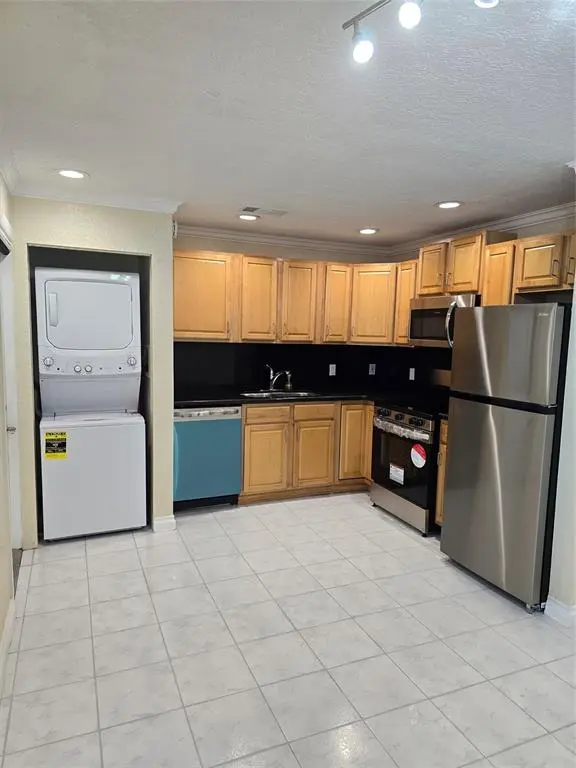 Fort Lauderdale, FL 33311,1749 NW 6th Ave #2