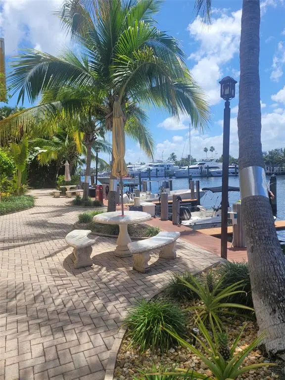 Fort Lauderdale, FL 33304,815 Middle River Dr #108