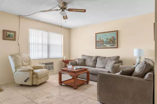 Fort Lauderdale, FL 33308,2106 NE 56th Ct #204