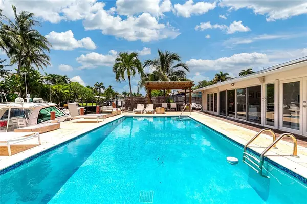 1704 SW 4th Ct, Fort Lauderdale, FL 33312