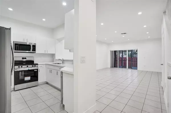 Pembroke Pines, FL 33024,1003 NW 100th Ave