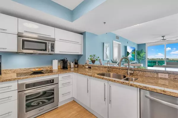 Sunrise, FL 33323,2641 N Flamingo Rd #1105N