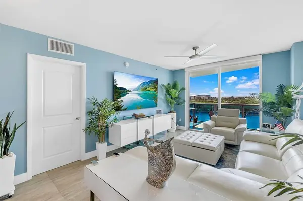 Sunrise, FL 33323,2641 N Flamingo Rd #1105N