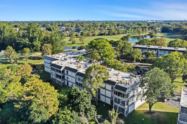 Tamarac, FL 33321,8341 Sands Point Blvd #B101