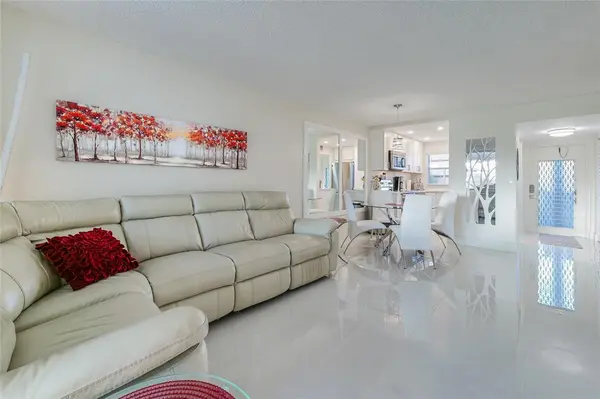 Sunrise, FL 33322,9380 Sunrise Lakes Blvd #207