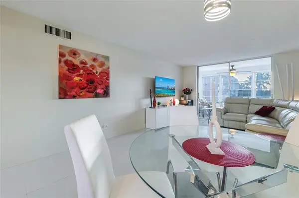 Sunrise, FL 33322,9380 Sunrise Lakes Blvd #207