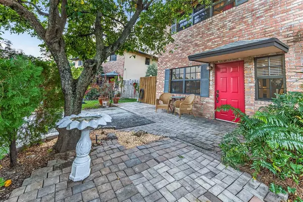 Wilton Manors, FL 33305,2117 NE 11th Ave #2117