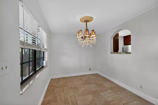 Wilton Manors, FL 33305,2117 NE 11th Ave #2117