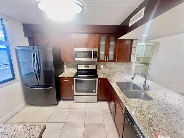 Davie, FL 33324,1522 WHITEHALL DRIVE #304