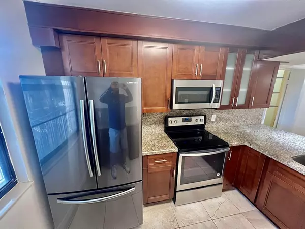 Davie, FL 33324,1522 WHITEHALL DRIVE #304