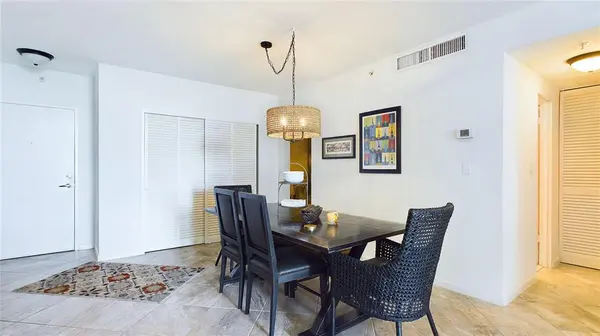 Hollywood, FL 33019,3001 S Ocean Dr #923