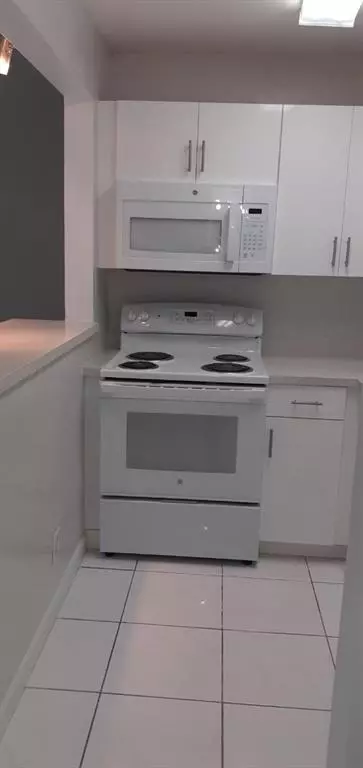 Pompano Beach, FL 33060,101 SE 6th Ave #3