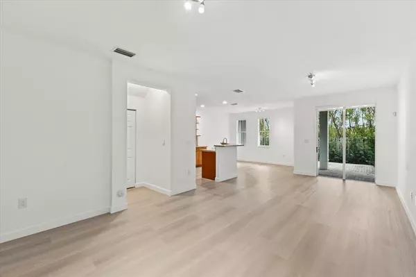 Doral, FL 33178,10821 NW 76th Ln #10821