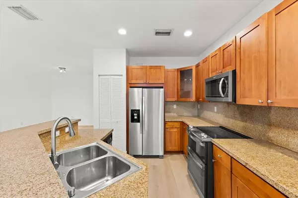 Doral, FL 33178,10821 NW 76th Ln #10821