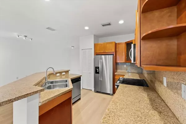 Doral, FL 33178,10821 NW 76th Ln #10821