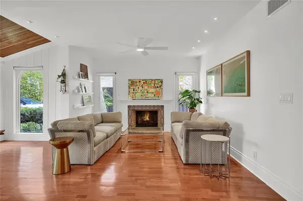 Fort Lauderdale, FL 33301,716 SE 7th St