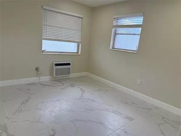 Oakland Park, FL 33309,841 NW 39 ST #4