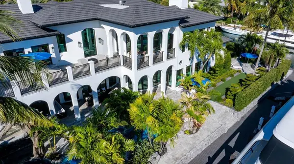 Lighthouse Point, FL 33064,2457 NE 26th St