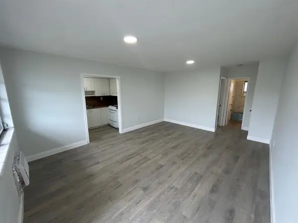 Hollywood, FL 33023,7624 Pembroke Rd #B