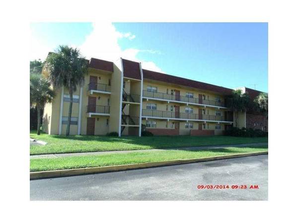 8000 Fairview Dr #205, Tamarac, FL 33321