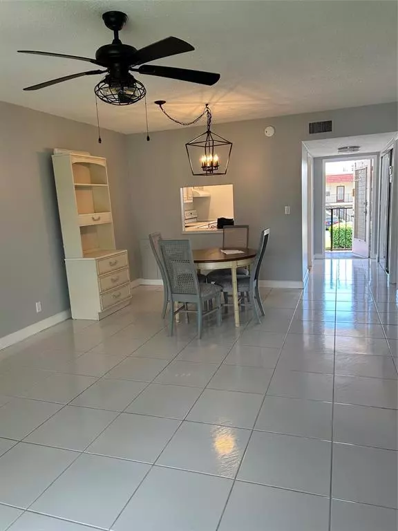 Delray Beach, FL 33446,31 Abbey Ln #207